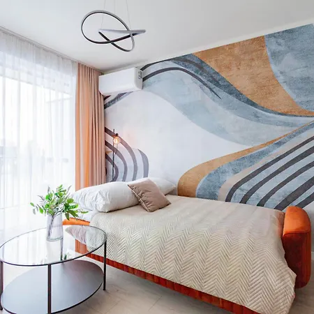 Apartly- Riverview With Balcony & Parking アパート *